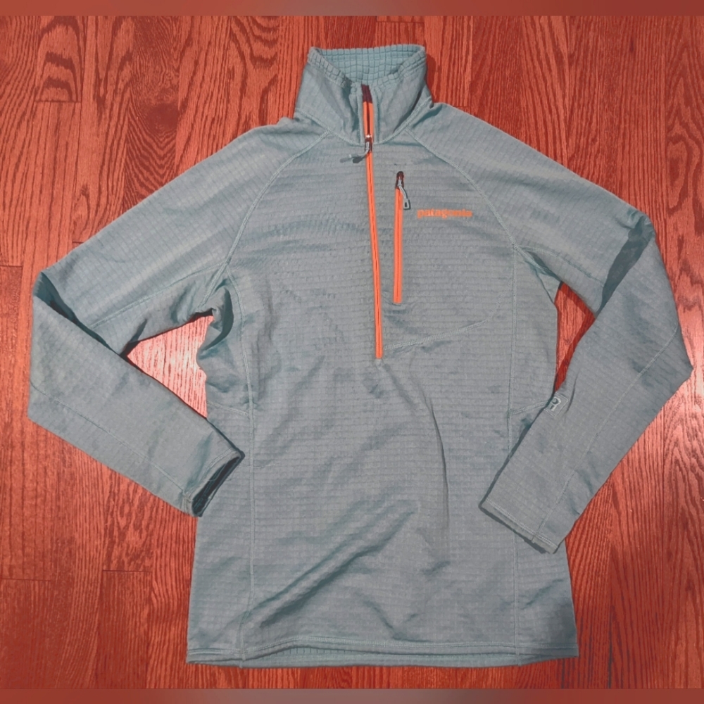 Patagonia women's R1 fleece half zip pullover